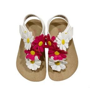 NWOT Maggie & Zoe sandals